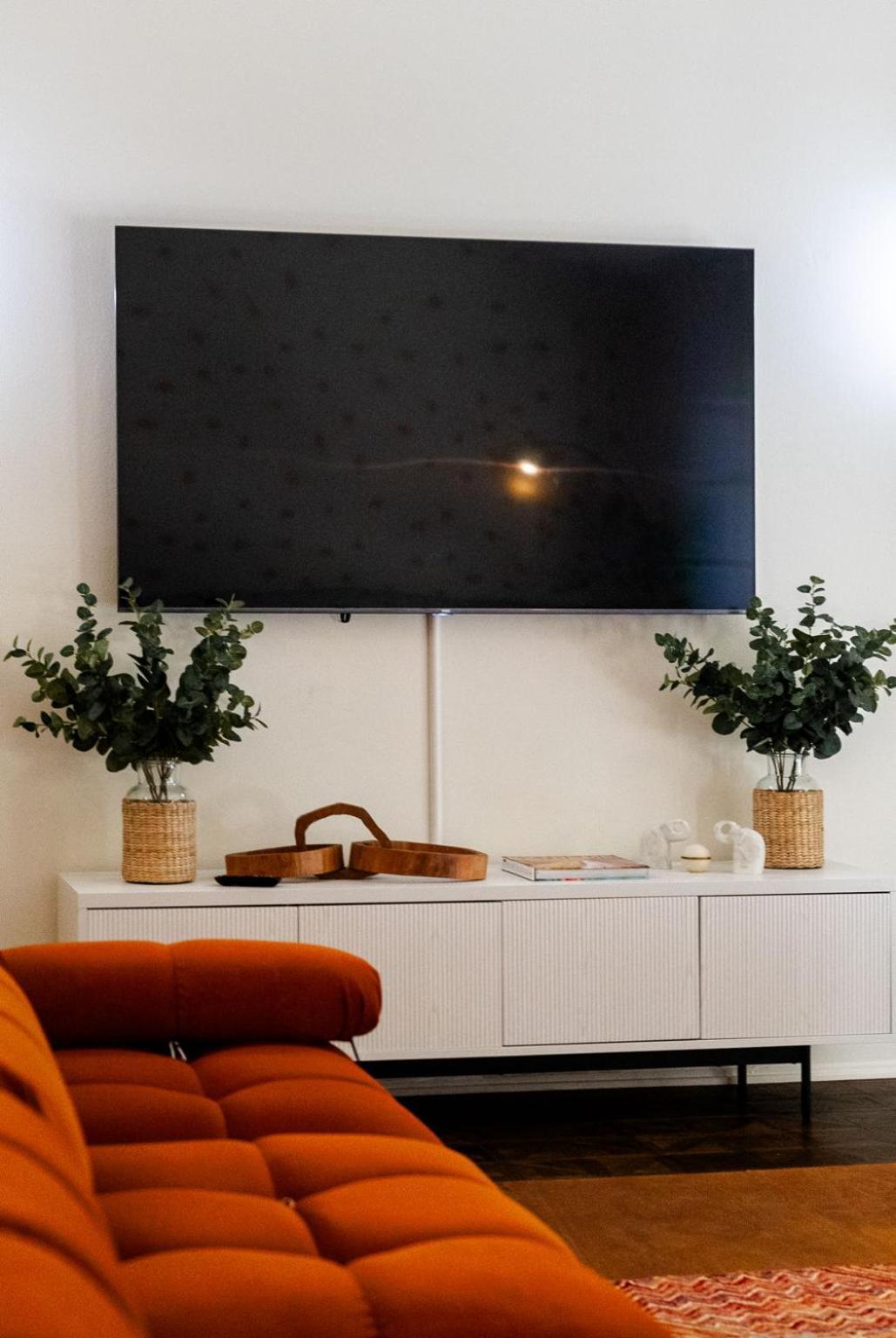 6 Minutes To Universal With Game Room, Heated Pool & Holiday home Los Angeles