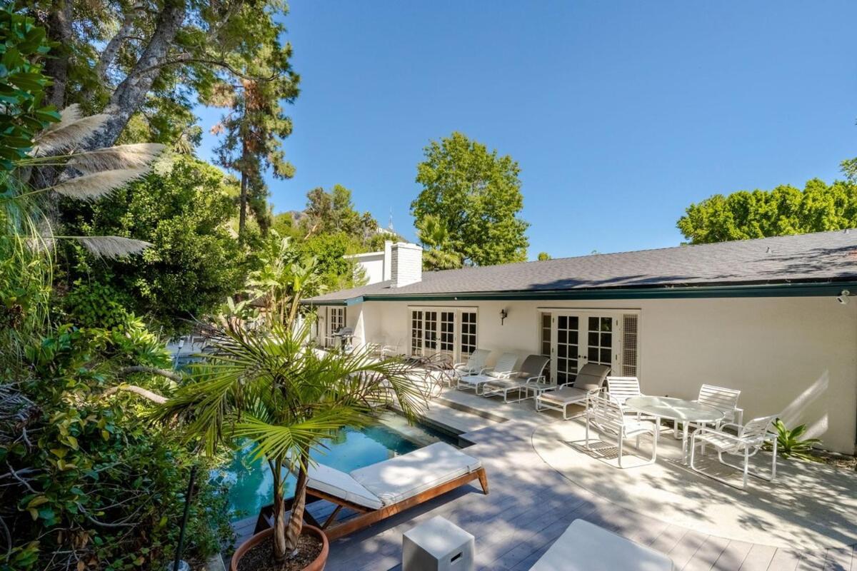 6 Minutes To Universal With Game Room, Heated Pool & Holiday home Los Angeles